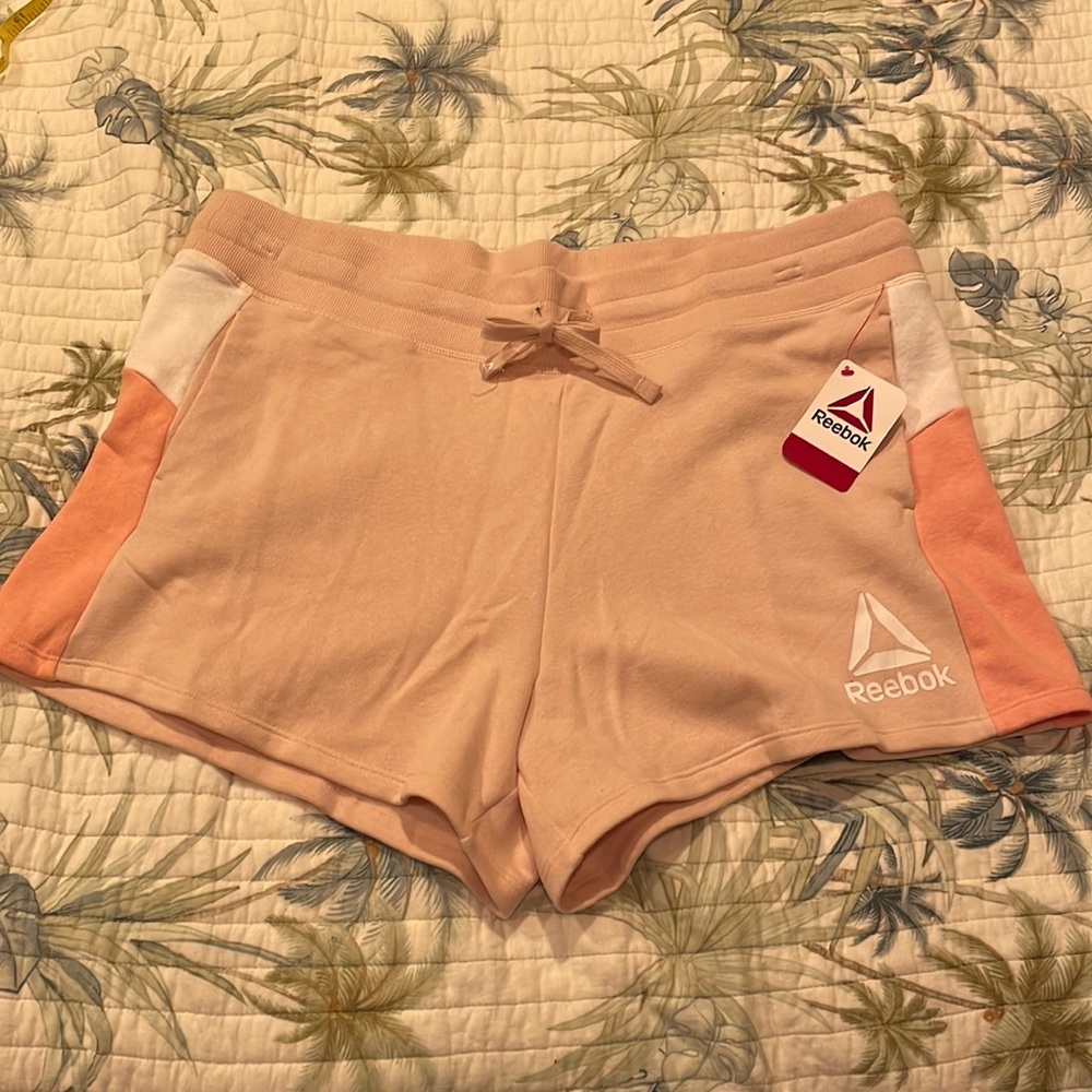 2/$20 NWT Reebok Relaxed Short W/Pockets